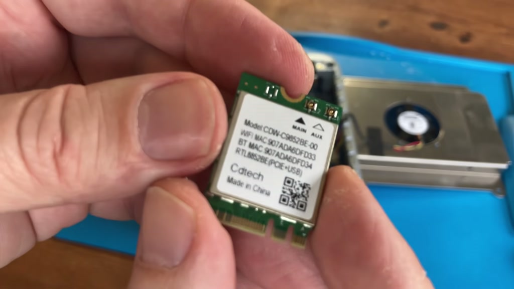 Realtek RTL8852BE Wi-Fi module removed from the Getorli GT103